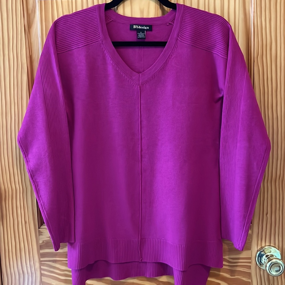 BY Design Fuchsia V-neck sweater hi-lo design Small